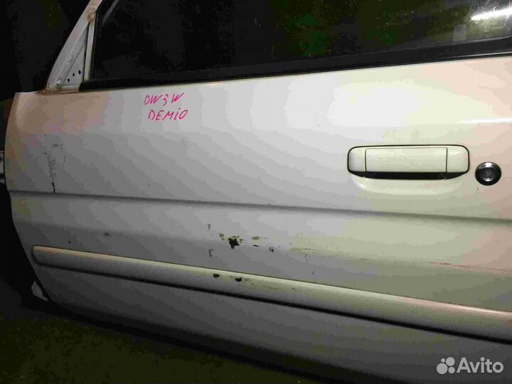 Дверь передняя левая Mazda Demio DW3W Пустая