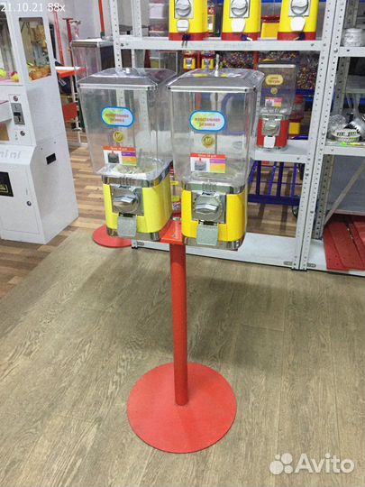 Автомат жвачка / Торговые автоматы механические