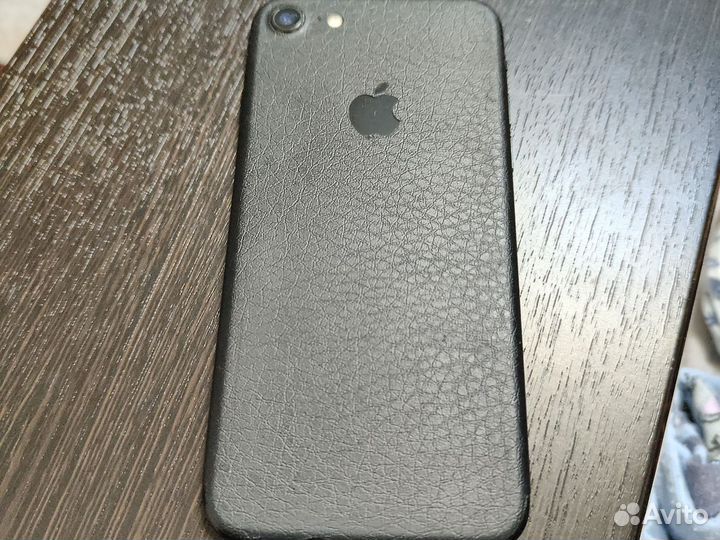 iPhone 7, 32 ГБ