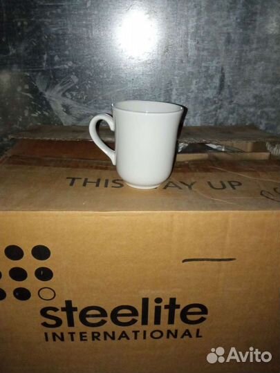 Бокалы, стаканы, кружки, чайник