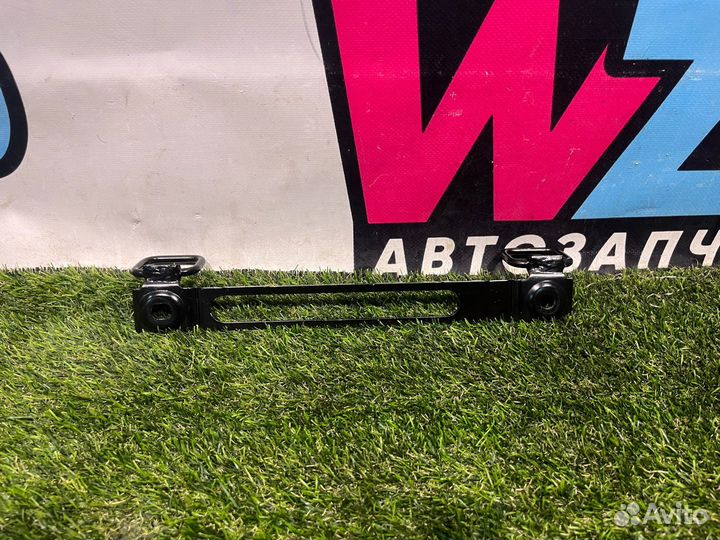 Кронштейн сиденья Ford Mustang 6 S550 рест. 2021