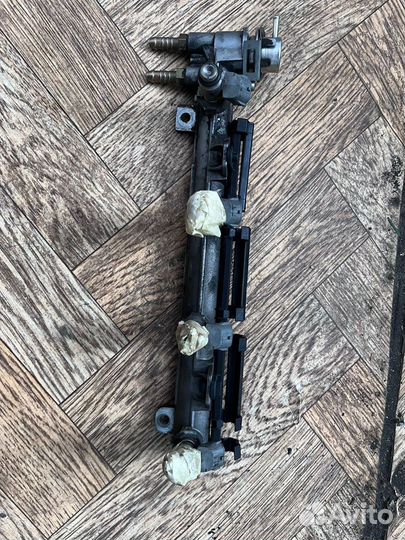 З/ч гольф 4 1.4 форсунки,топл.рампа