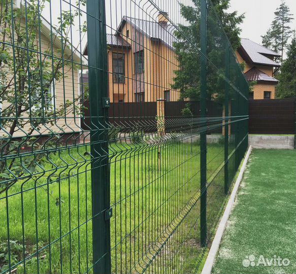 Рабочие для монтажа ограждений