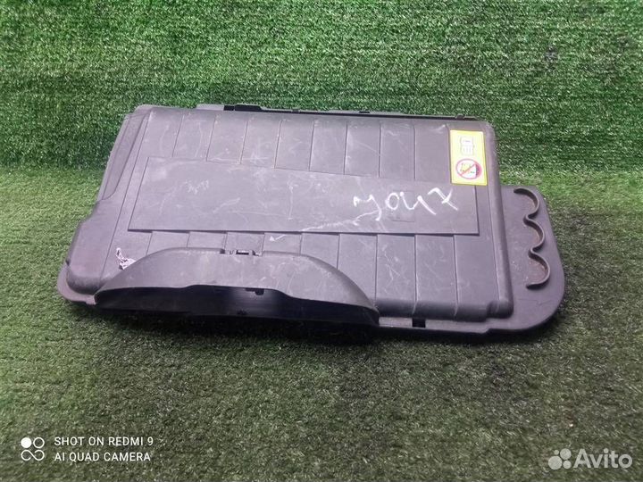 Крышка аккумулятора Mercedes-Benz A-Class W176 20