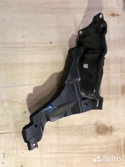 Пыльник двигателя левый Land Rover Sport 2 рест