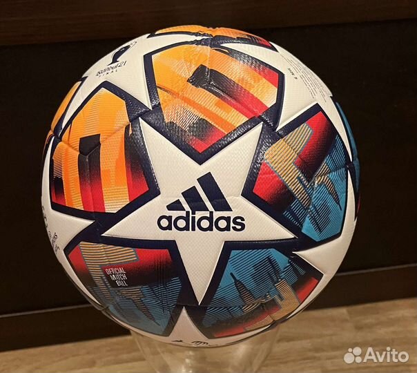 Футбольный мяч adidas