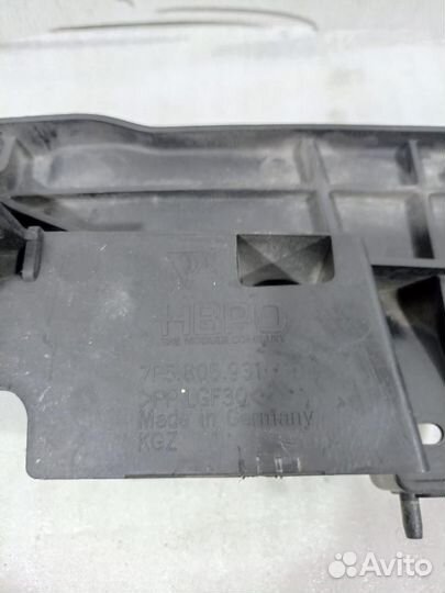 Кронштейн переднего бампера верхний Porsche Cayenn