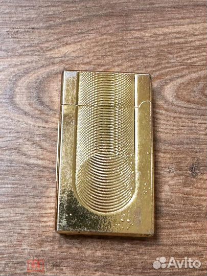 Зажигалка золотого цвета коллекционная винтаж