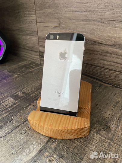Телефон iPhone se