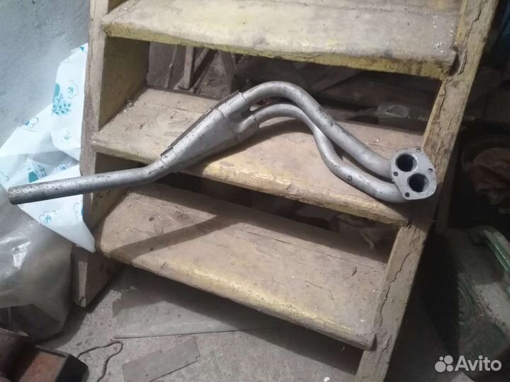 Канистры, выхлопная труба, диски на Ваз