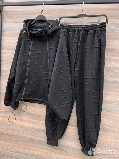 Спортивный костюм