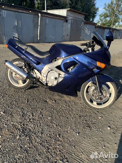 Kawasaki zzr400