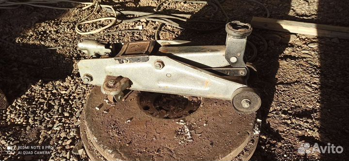 Домкрат гидравлический подкатной 2.5 тонны