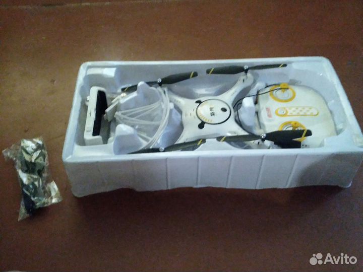 Квадрокоптер дрон с камерой