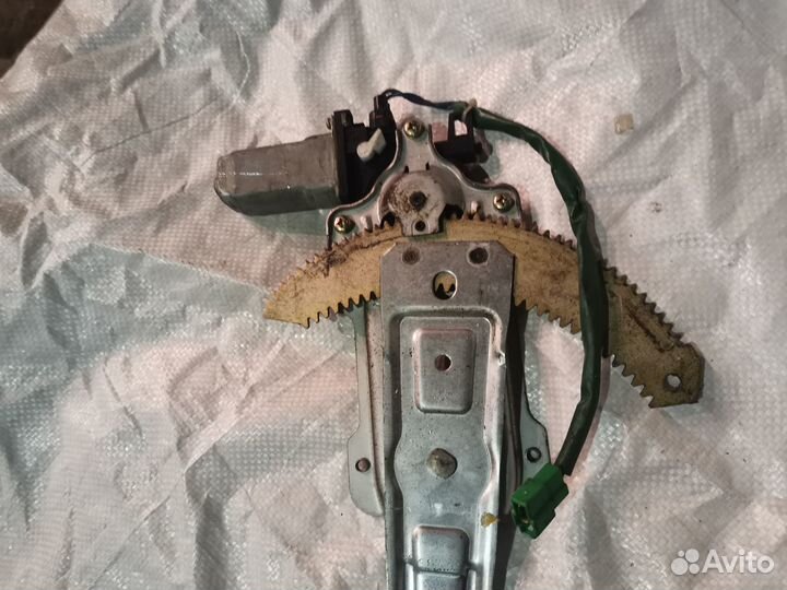 Стеклоподъёмник перед.правый Subaru Legacy BE5 BH5