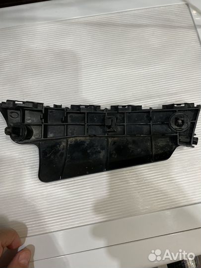 Кронштейн перед. бампера Toyota Land Cruiser 200