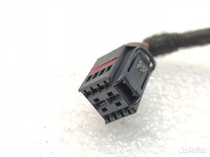 Амортизатор крышки багажника левый Land Rover