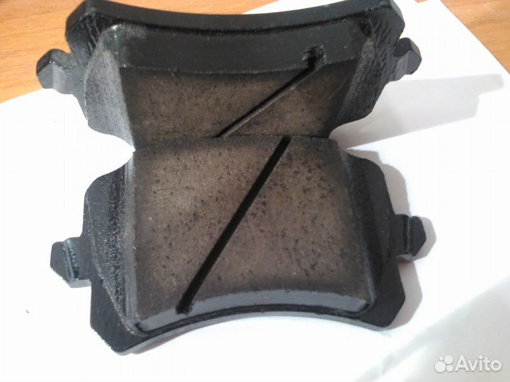 Тормозные колодки 3C0.615.415 C