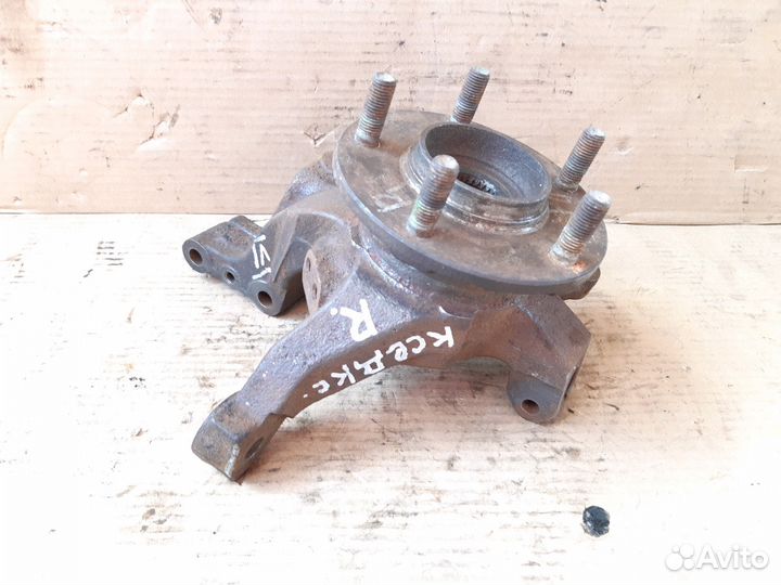 Кулак поворотный перед. правый Mazda Xedos 6