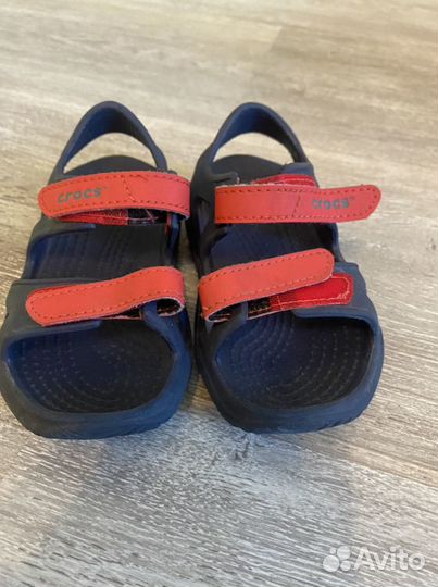 Сандалии crocs 24/7