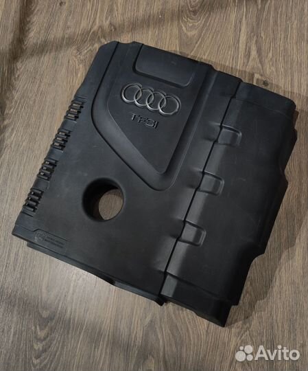 Крышка двигателя Audi