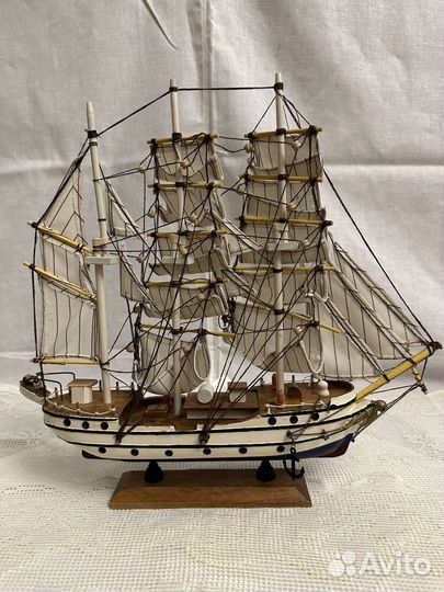 Модель корабля