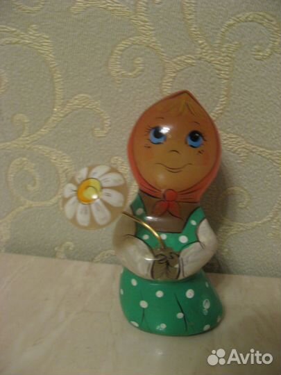 Новые.Статуэтки фарфоровые,селенит, керамическая