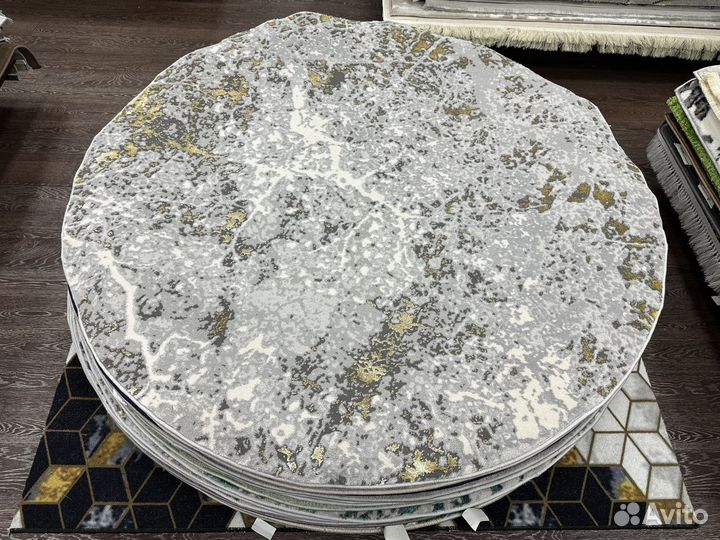 Ковер круг новый 1.6х1.6