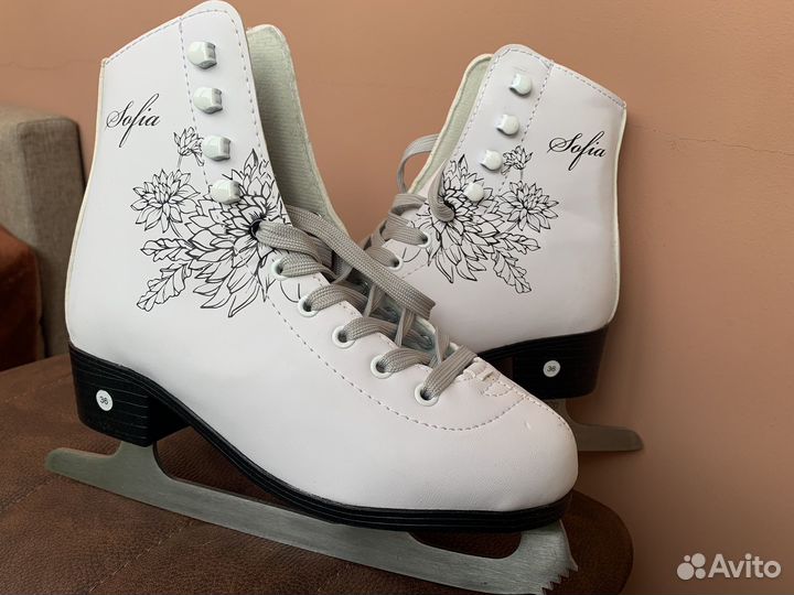 Фигурные коньки Nordway Sofia 36р