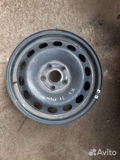 Штампованный диск Skoda Octavia II (A5) r16