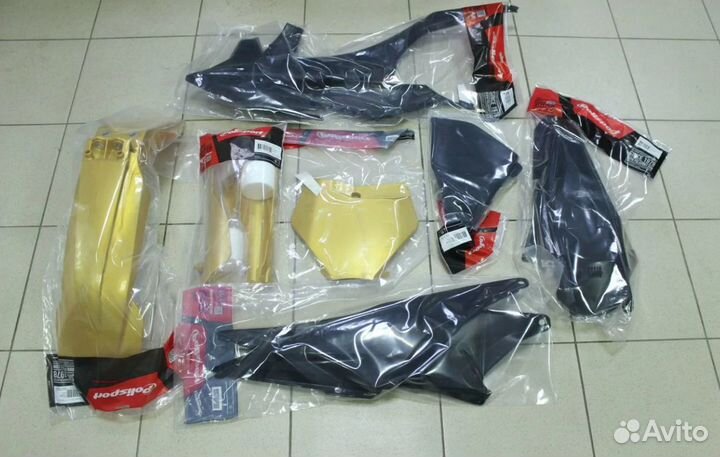 Пластик черно-золотой KTM 20- polisport