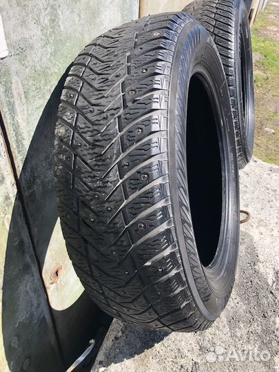 Продам шины зимние 215/60 R17