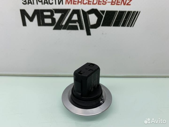 Кнопка запуска двигателя Mercedes W222