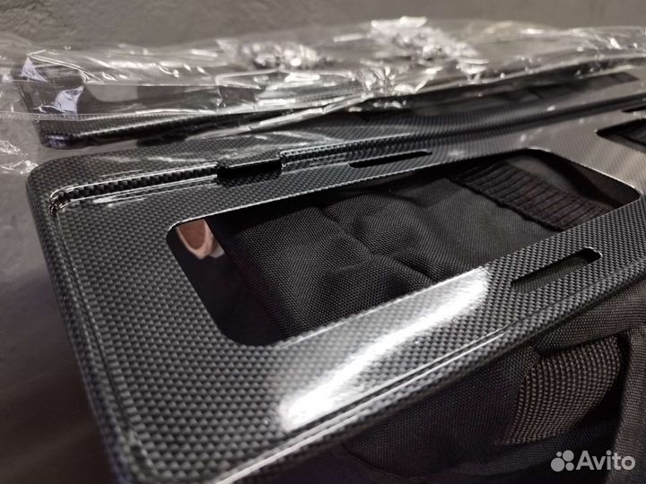 Номерные рамки карбон