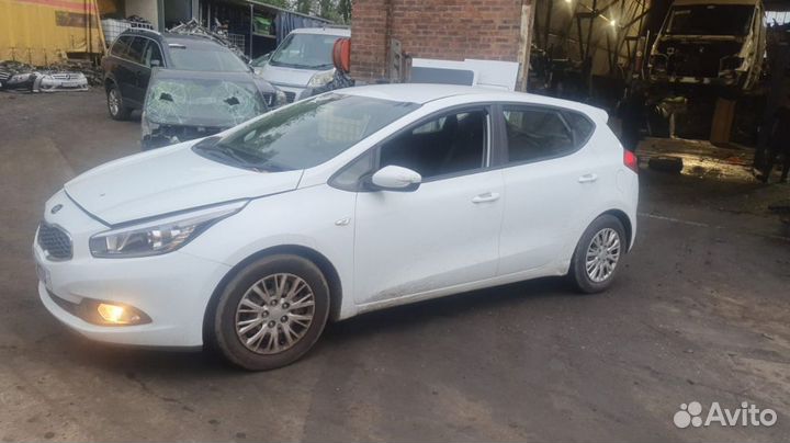 В разборе Kia Ceed II JD 1.4 G4FA МКПП 2012