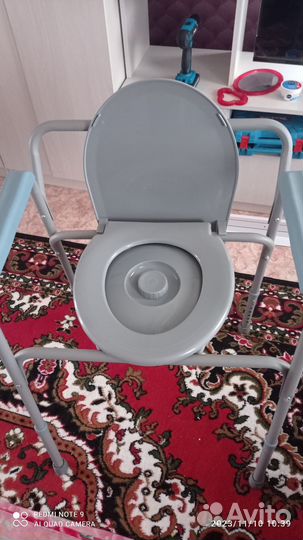 Санитарное кресло туалет