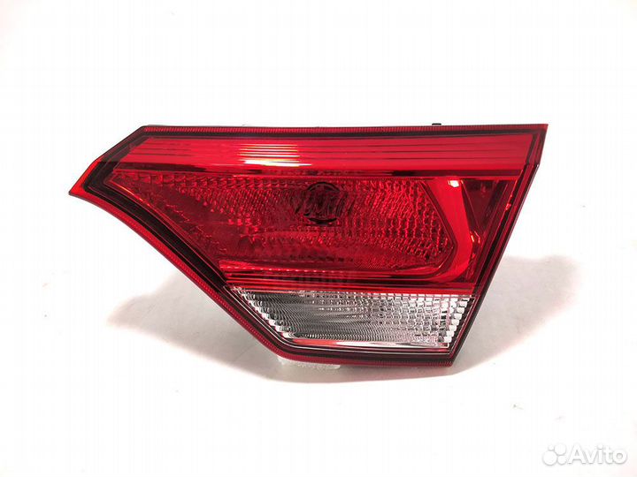 Фонарь правый задний в крышку багажника Kia Rio 4
