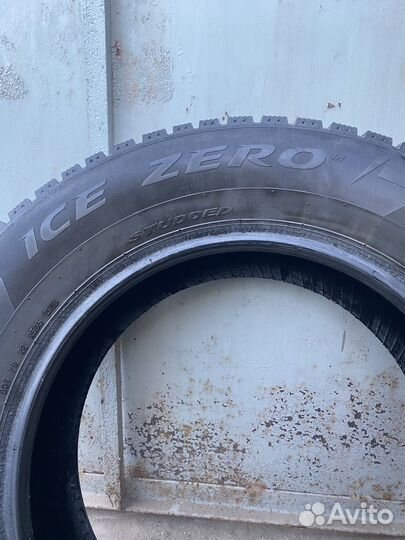 Pirelli Ice Zero 235/65 R17