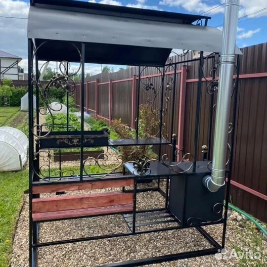 Мангал с крышей