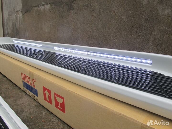 Lexus LX470 Пороги с неоновой подсветкой W3EW7