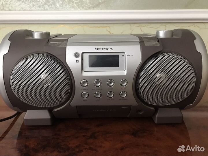 Радиоприемник и плейер Supra