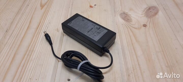 Зарядка для ноутбука/монитора Samsung