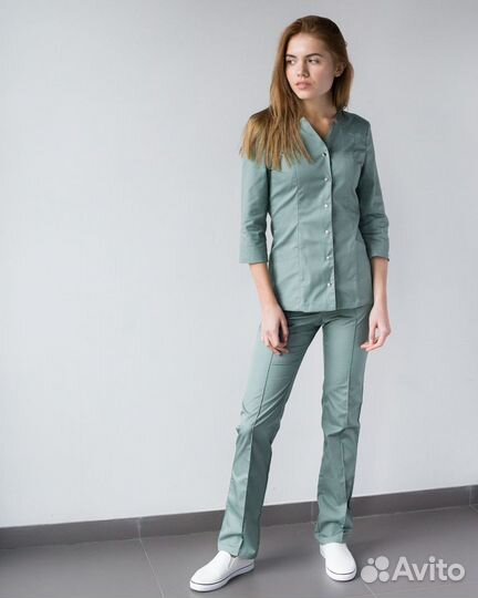 Медицинский женский костюм 