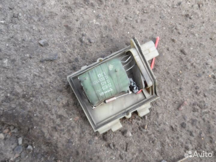 Резистор отопителя Volkswagen Passat B3