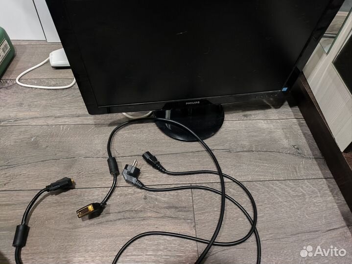 Монитор Philips 226v3L
