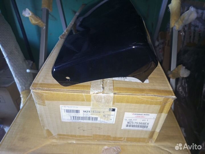 MZ575368EX спойлер заднего бампера Mitsubishi Out