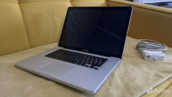 В идеале Apple macbook pro 15 core i7/SSD 256