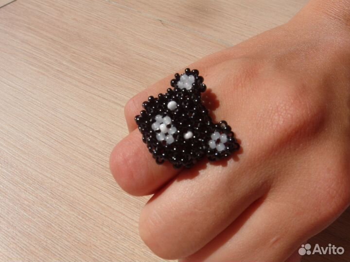 Кольца и браслеты из бисера