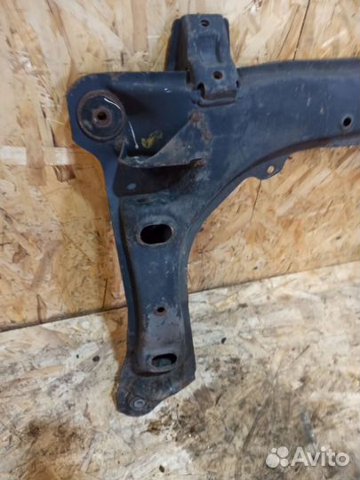 Подрамник Audi 80 B4