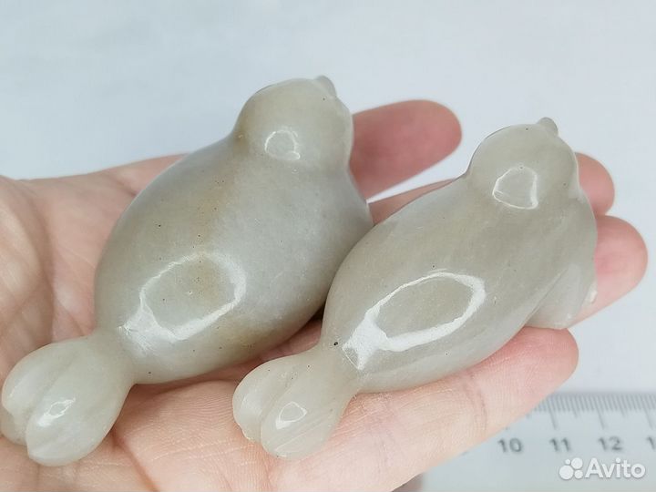 Статуэтка нерпы из белого нефрита